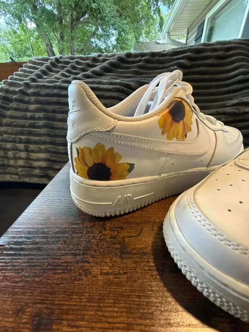Nike white air